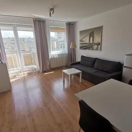 Apartment Mieszkanie W Redzie